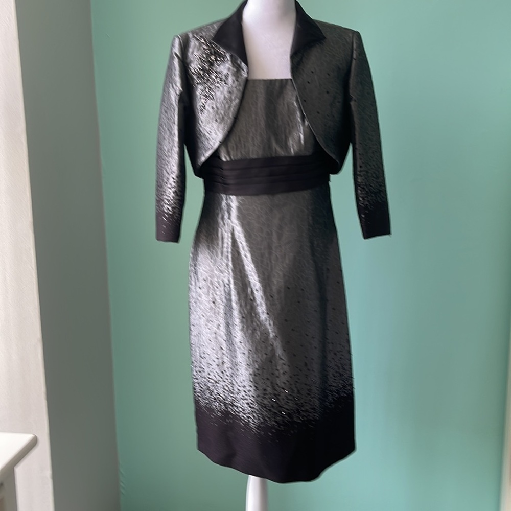 Special occasions designer size 12 evening two piece below knee cocktail outfit